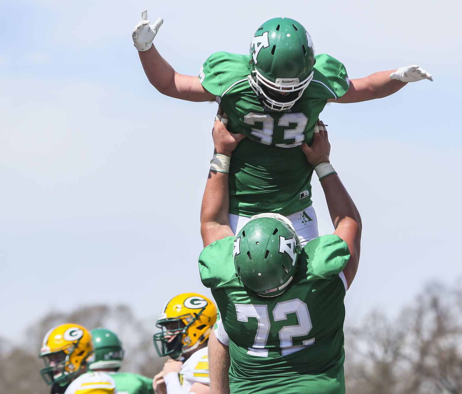 040521-qc-spt-gen-alleman-fball-26.JPG